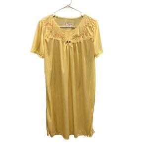 Vintage Nines Womens Satin Nightgown Size M Modest 70s 80s Romantic Yellow Slip